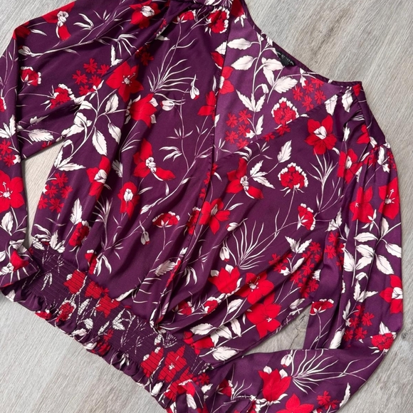 Guess Vibrant Satin Purple Red White Floral Smocked Waist Blouse Size XL - Picture 3 of 12